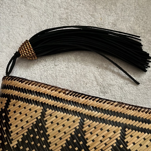 NWOT Aranaz Straw clutch - Picture 3 of 5